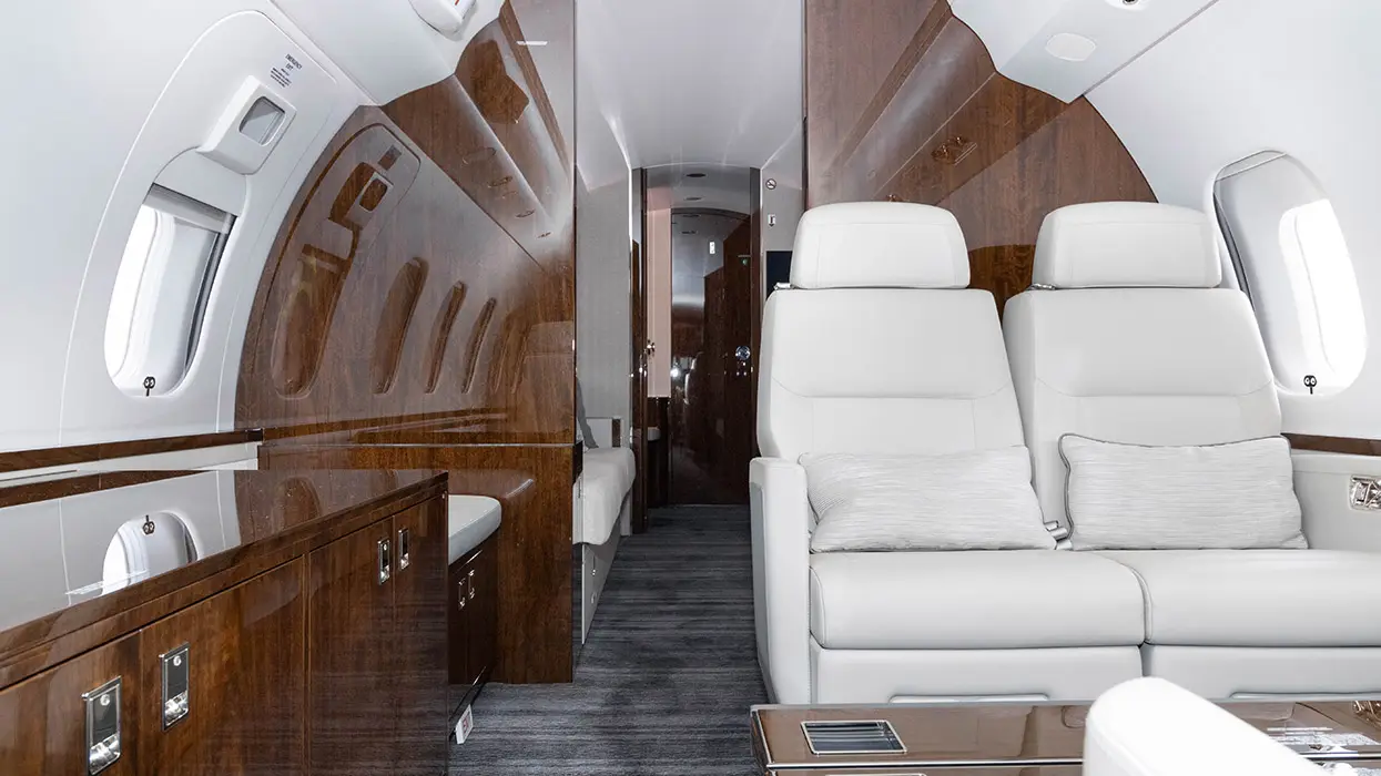 Bombardier Global 6000 G-OUEG operated by Catreus Ltd photo 6