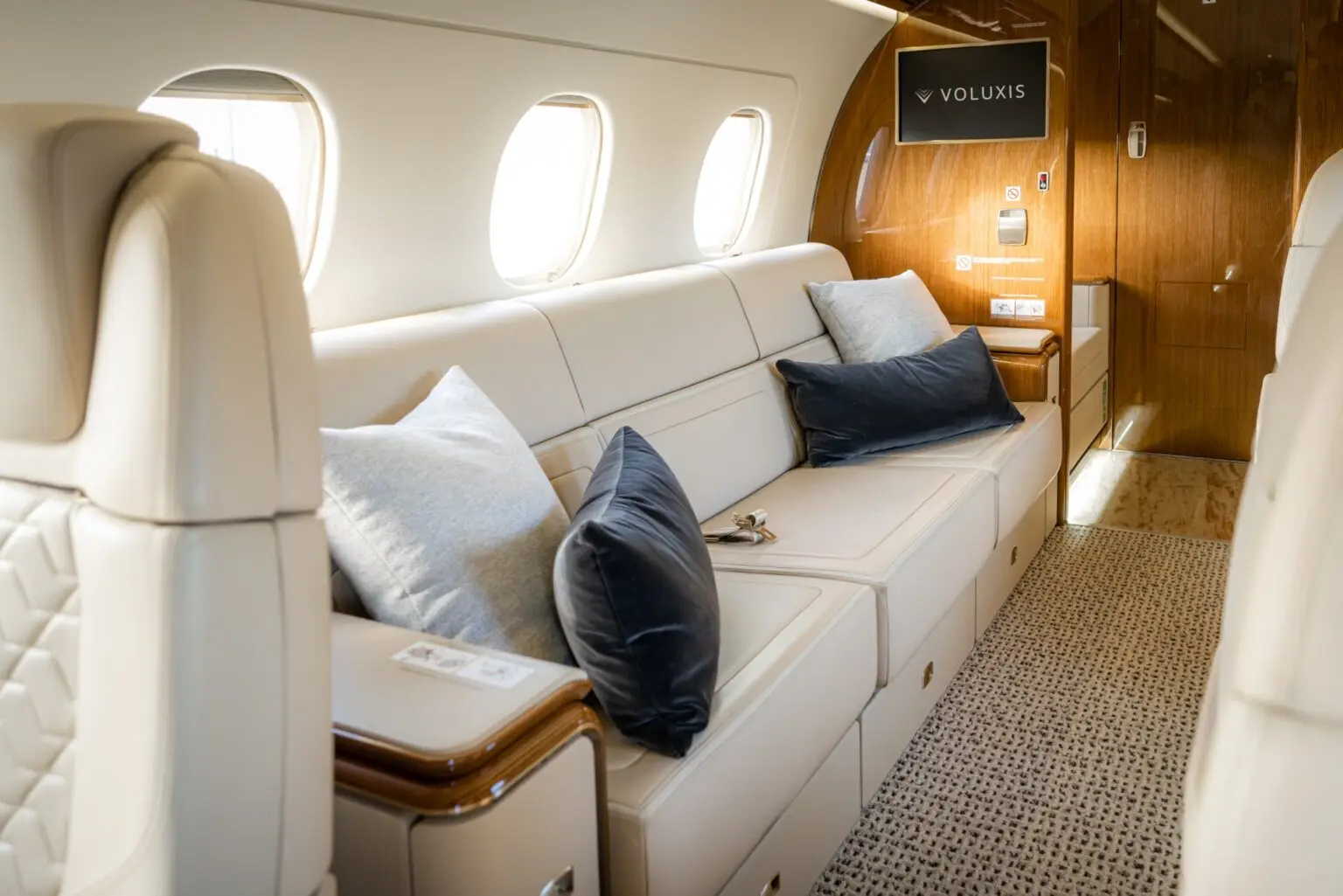 Embraer Praetor 600 G-RNDX operated by Voluxis photo 3