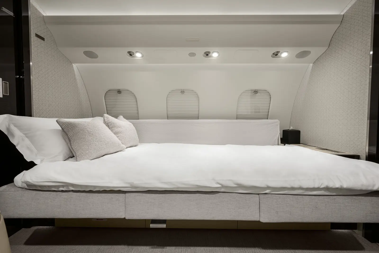 Bombardier Global 6500 G-SBNM operated by Jet Concierge Club photo 5