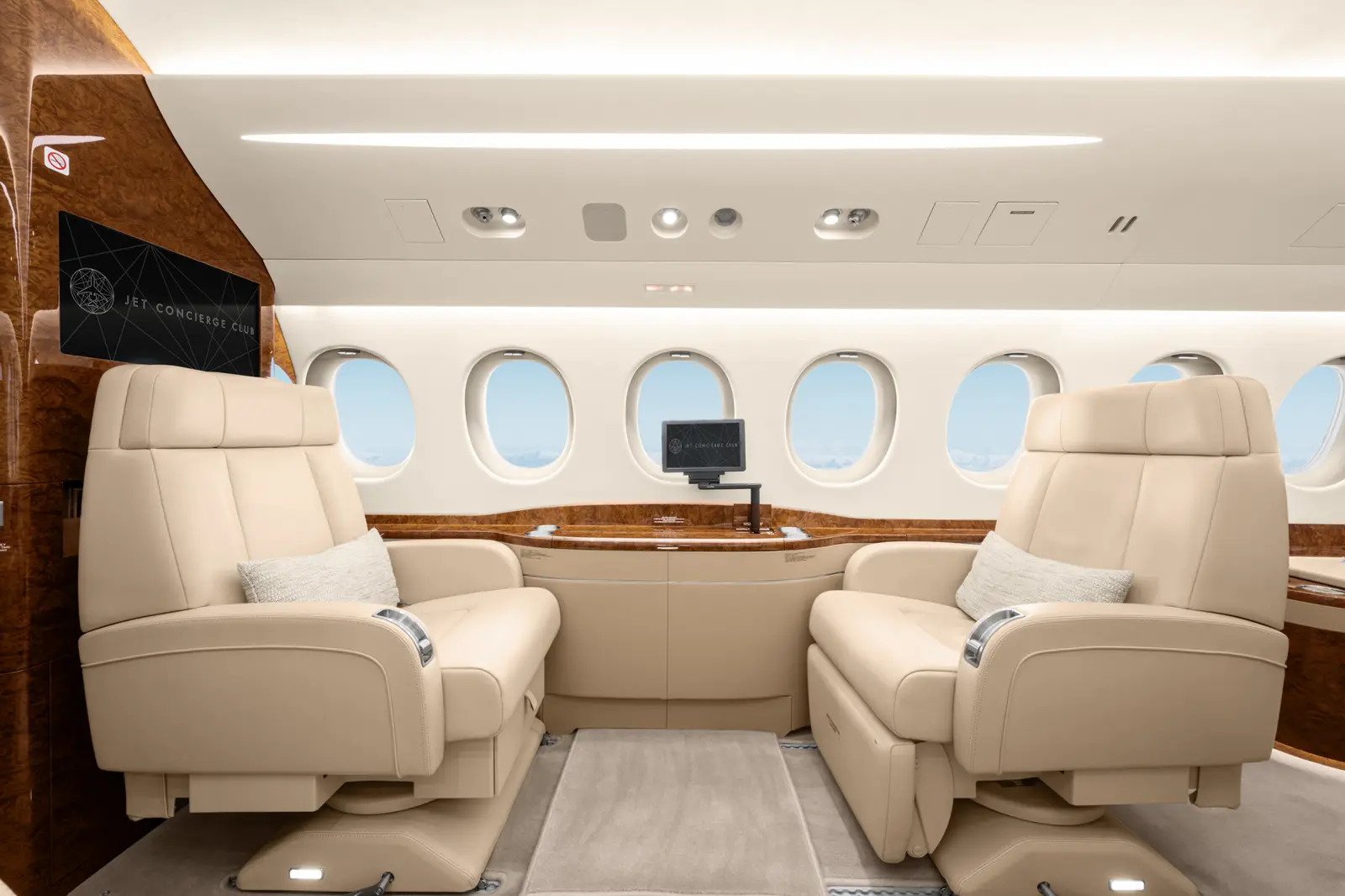 Dassault Falcon 7X G-SPTX operated by Jet Concierge Club photo 4