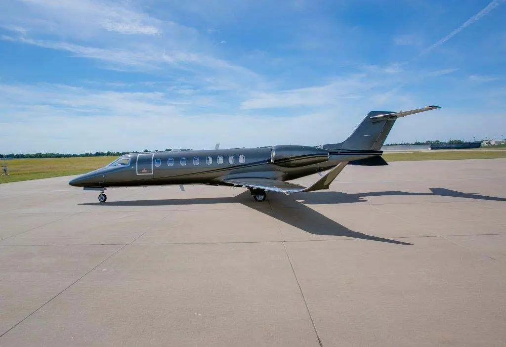 Bombardier Learjet 75 G-USHA operated by Aperta Aviation photo 3