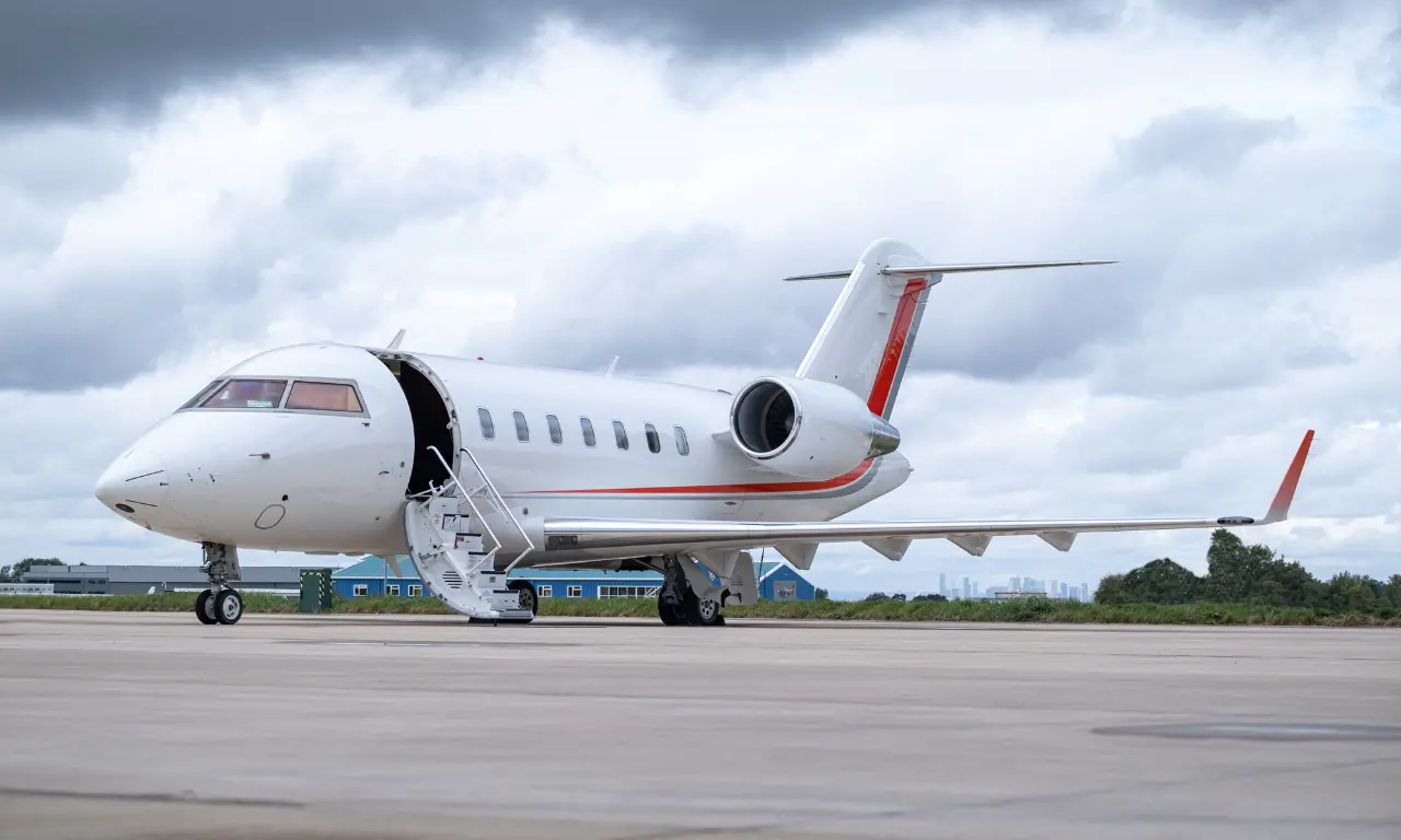Bombardier Challenger 650 G-VNOR operated by Luxaviation Group Europe photo 2