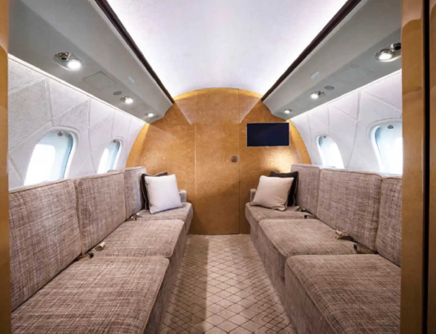 Bombardier Global 6000 G-VTLY operated by Voluxis photo 3