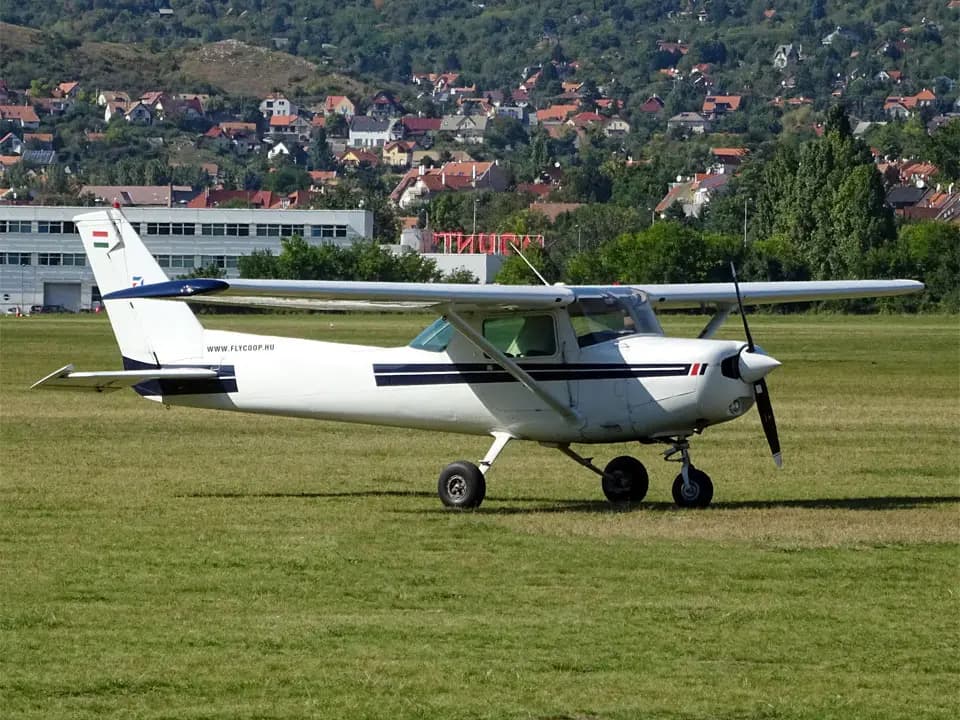 Cessna 152 HA-BAE operated by Fly-Coop Legiszolgaltato Ltd photo 2