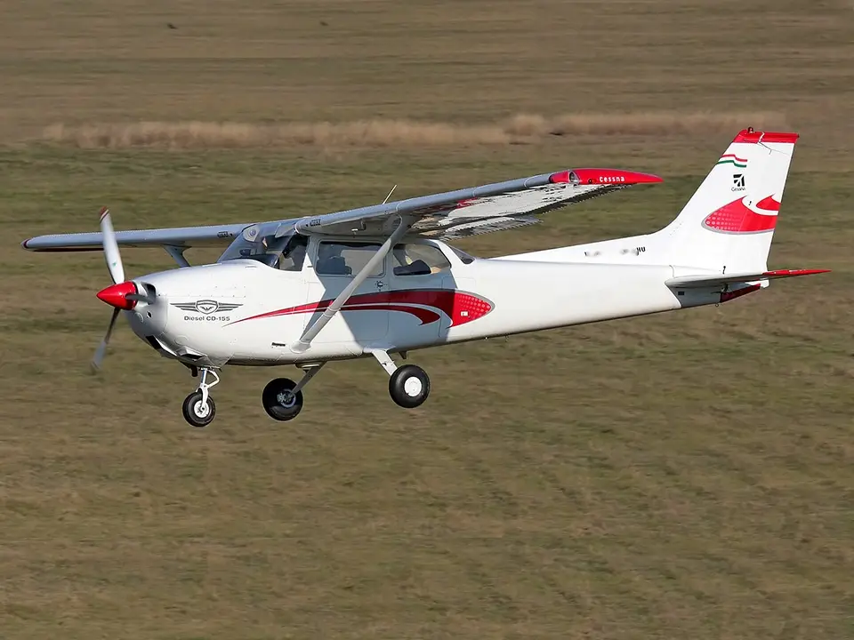 Cessna 172 HA-BCO operated by Fly-Coop Legiszolgaltato Ltd photo 2