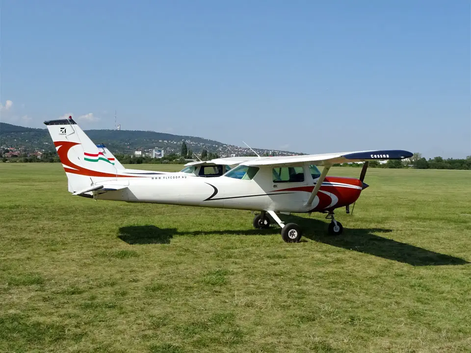 Cessna 152 HA-BEH operated by Fly-Coop Legiszolgaltato Ltd photo 2