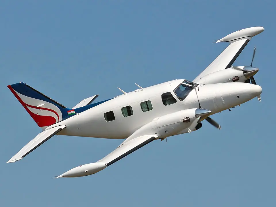 Piper PA-31T Cheyenne II HA-EFD operated by Fly-Coop Legiszolgaltato Ltd photo 2