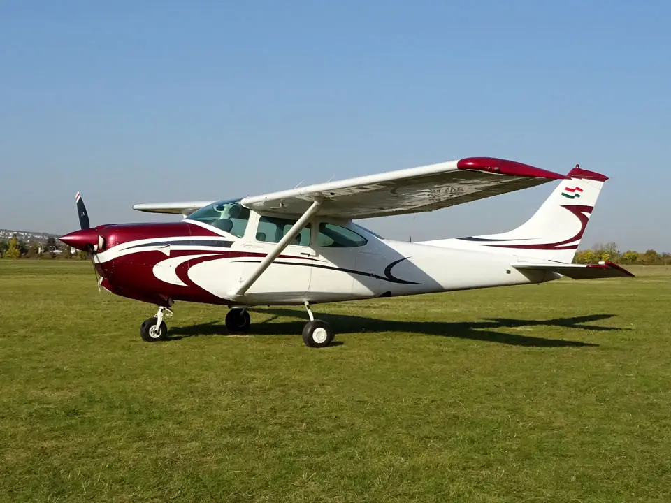 Cessna 182 HA-SVD operated by Fly-Coop Legiszolgaltato Ltd photo 2