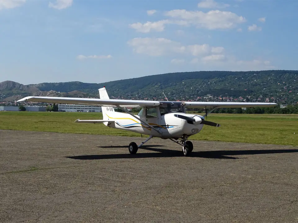 Cessna 152 HA-SVE