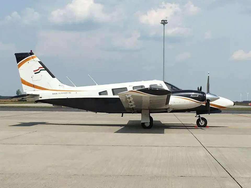Piper PA-34-200T Seneca II HA-YCM operated by Fly-Coop Legiszolgaltato Ltd photo 2
