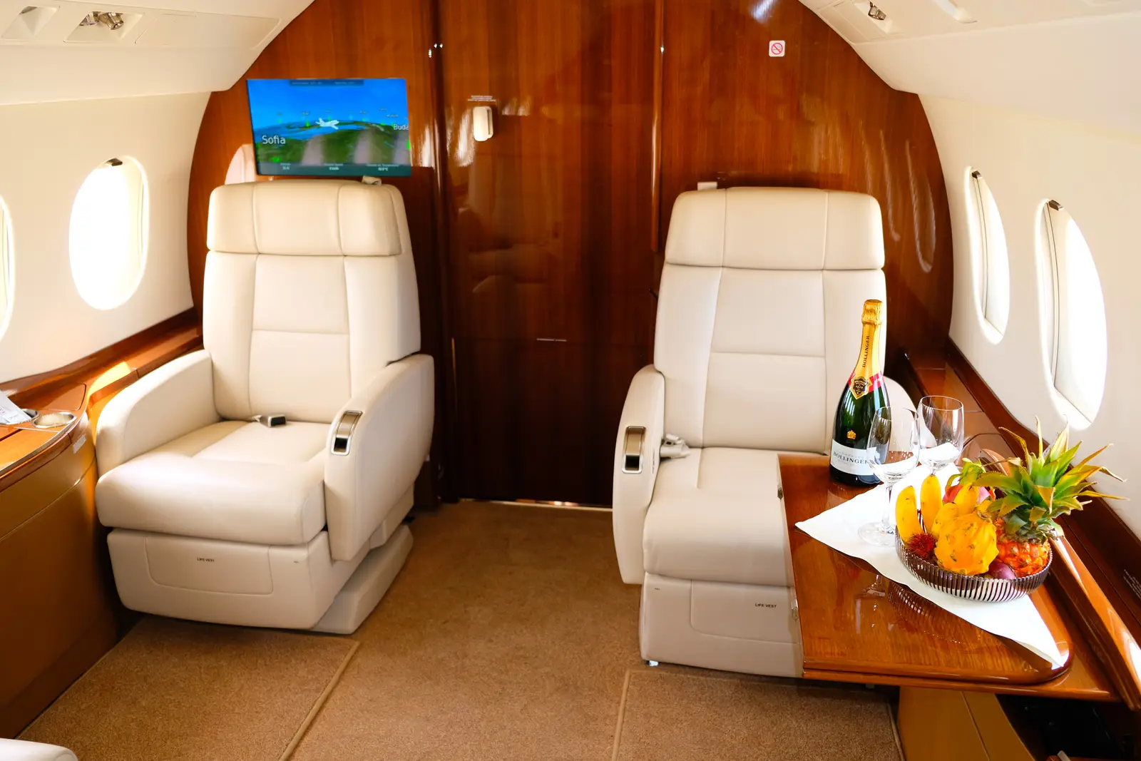 Dassault Falcon 2000LX HB-IGO operated by Cat Aviation AG photo 2