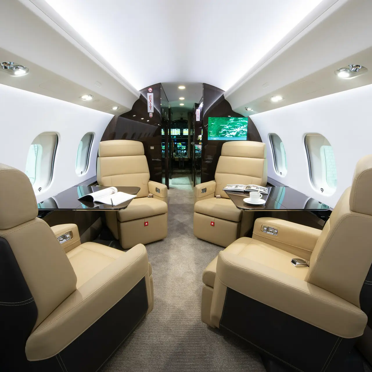 Bombardier Global 6000 HB-JLC operated by Swiss Private Jet SA photo 2