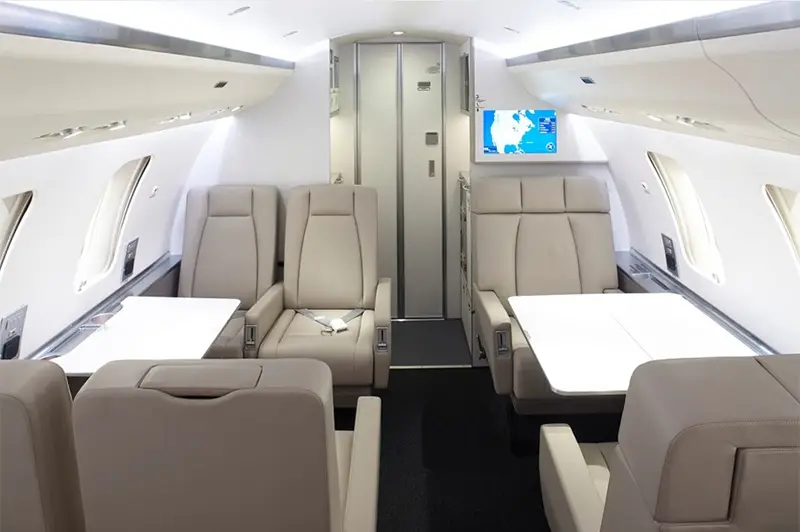 Bombardier Challenger 650 HB-JWA operated by Swiss Rega Air-Ambulance  photo 5