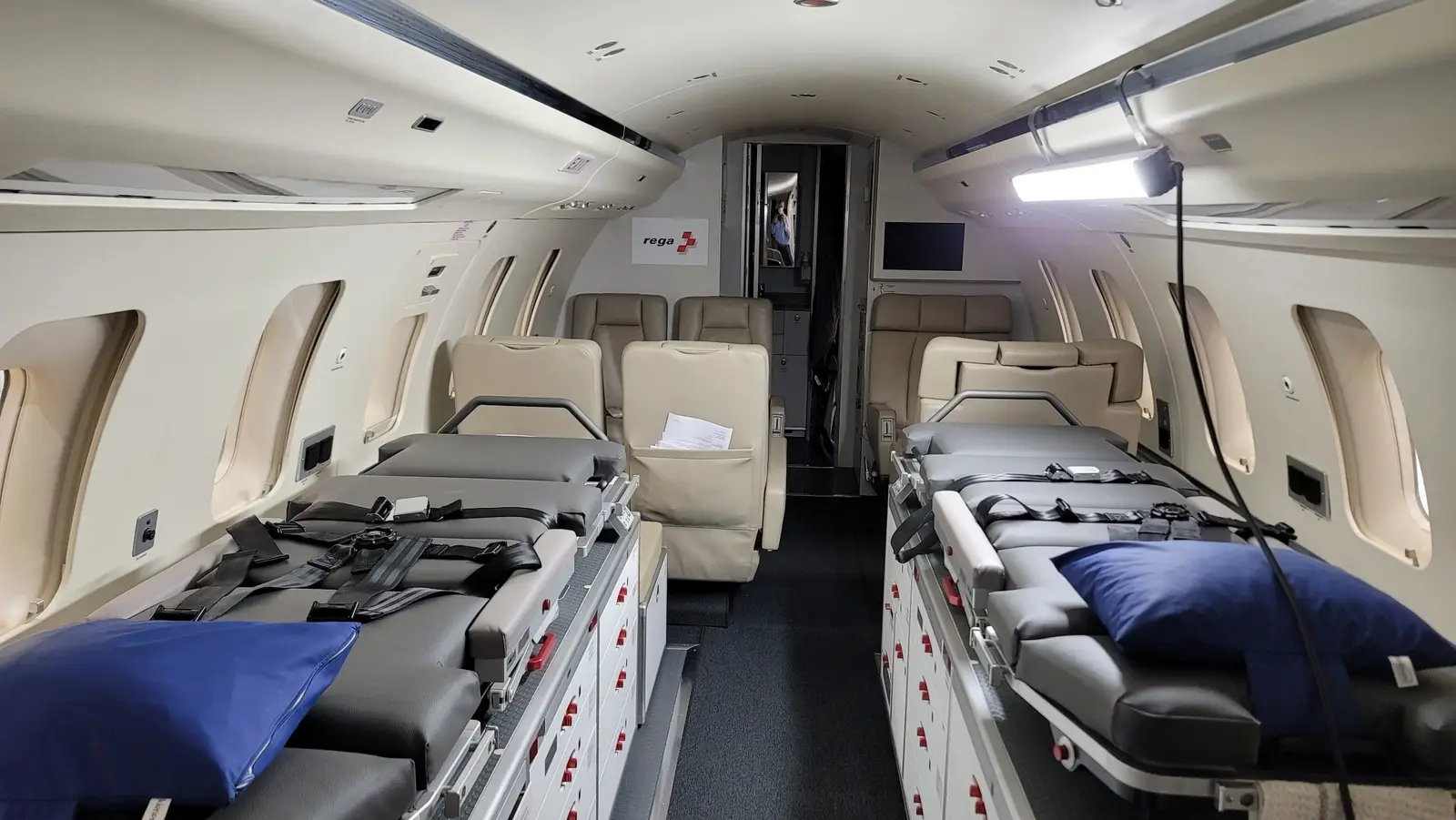 Bombardier Challenger 650 HB-JWB operated by Swiss Rega Air-Ambulance  photo 3