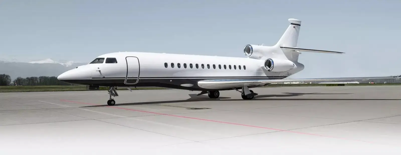 Dassault Falcon 8X HB-JWX operated by Albinati Aeronautics photo 5