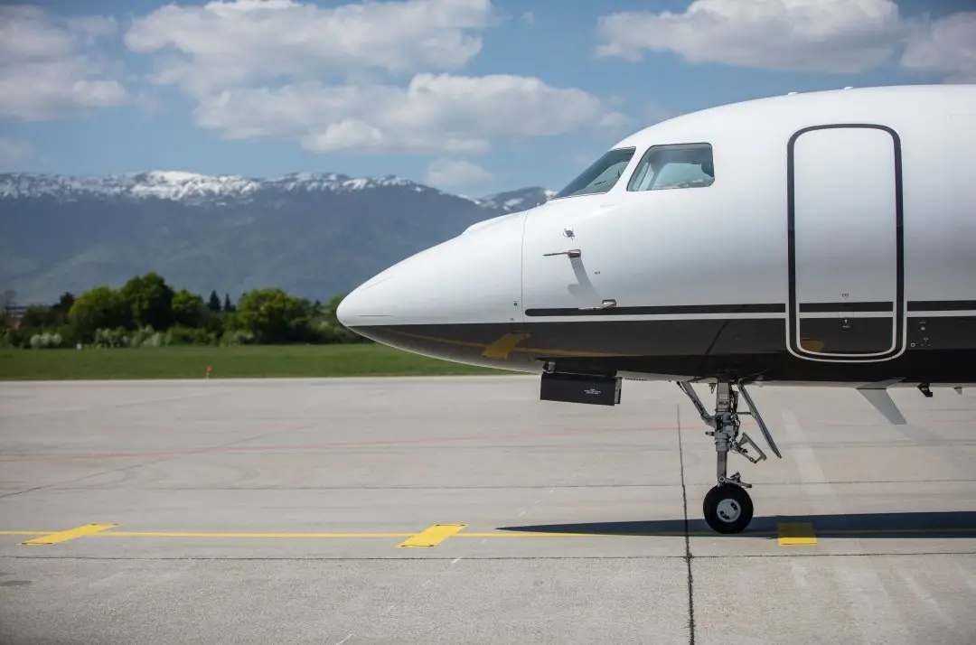 Dassault Falcon 8X HB-JWX operated by Albinati Aeronautics photo 3