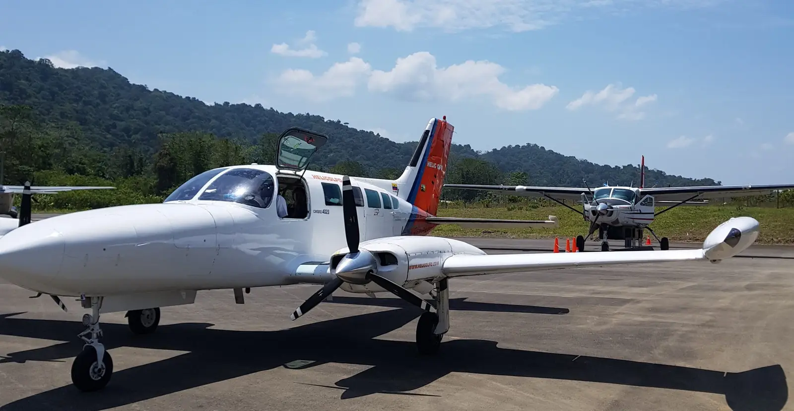 Cessna 402B HK-4807 operated by Heligolfo Colombia photo 2
