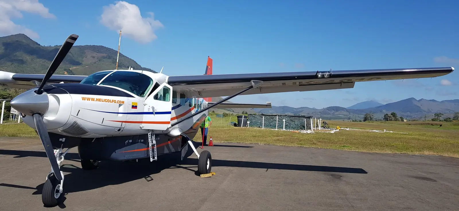 Cessna 208B Grand Caravan HK-4910 operated by Heligolfo Colombia photo 3
