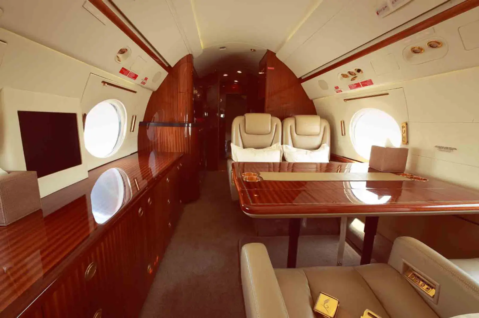 Gulfstream IV HZ-FM2 operated by Aviation Horizons Ltd. photo 2