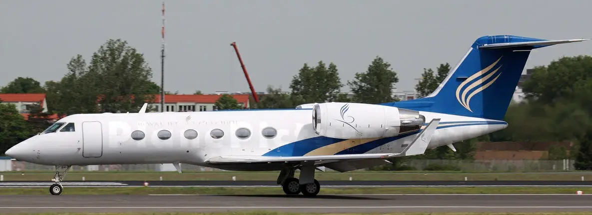 Gulfstream IV HZ-FM2 operated by Aviation Horizons Ltd. photo 4