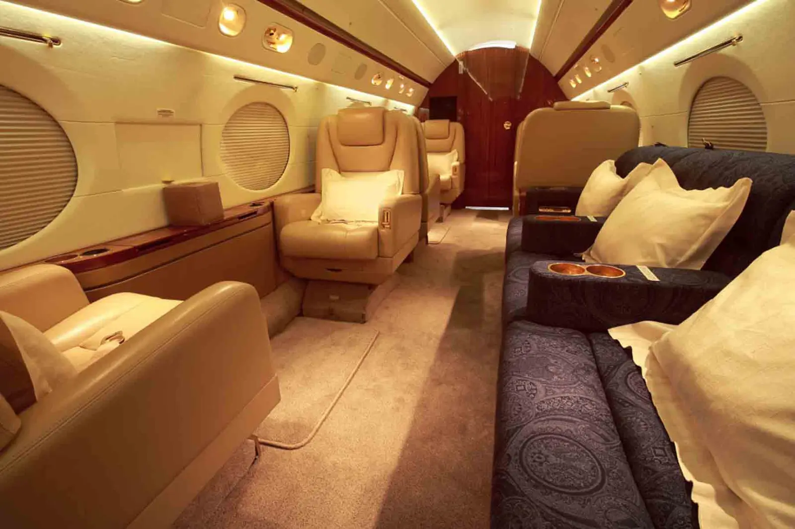 Gulfstream IV HZ-FM2 operated by Aviation Horizons Ltd. photo 5