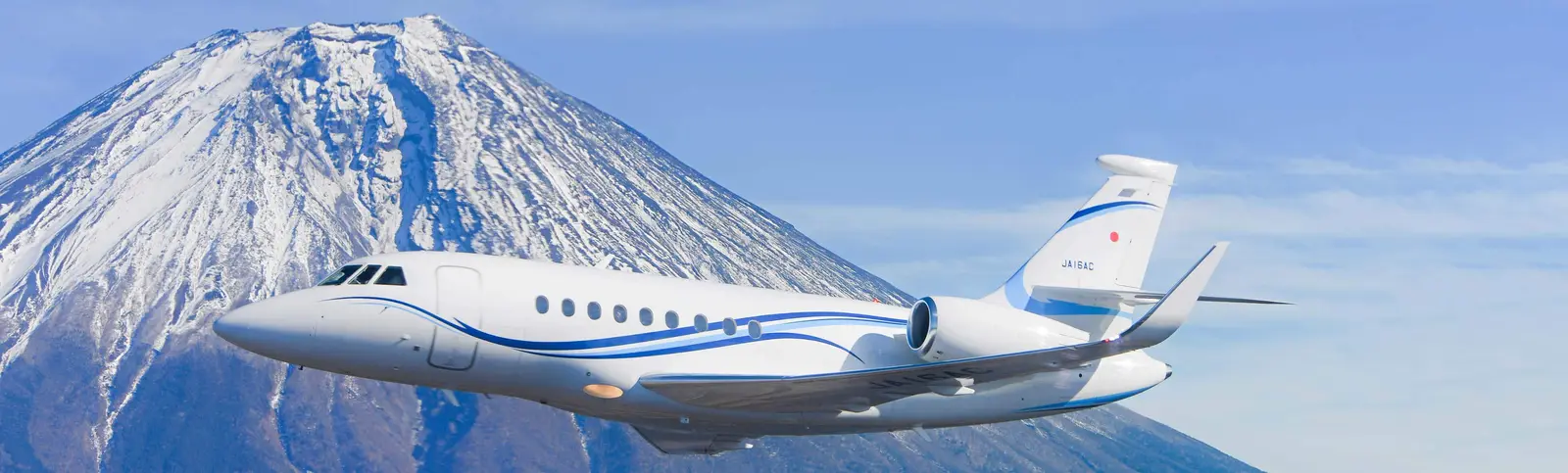 Dassault Falcon 2000LXS JA16AC operated by Fuji Business Jet Co., Ltd. photo 4
