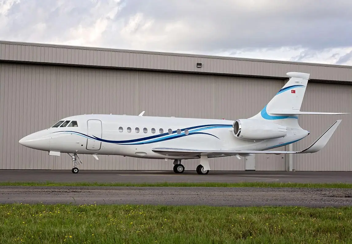 Dassault Falcon 2000LXS JA16AC operated by Fuji Business Jet Co., Ltd. photo 3