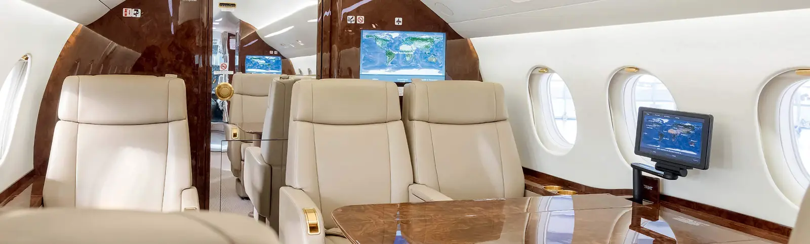 Dassault Falcon 2000LXS JA16AC operated by Fuji Business Jet Co., Ltd. photo 5