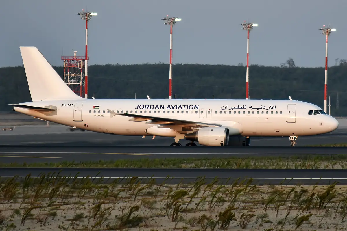 Airbus A320-200 JY-JAT operated by Jordan Aviation, exterior