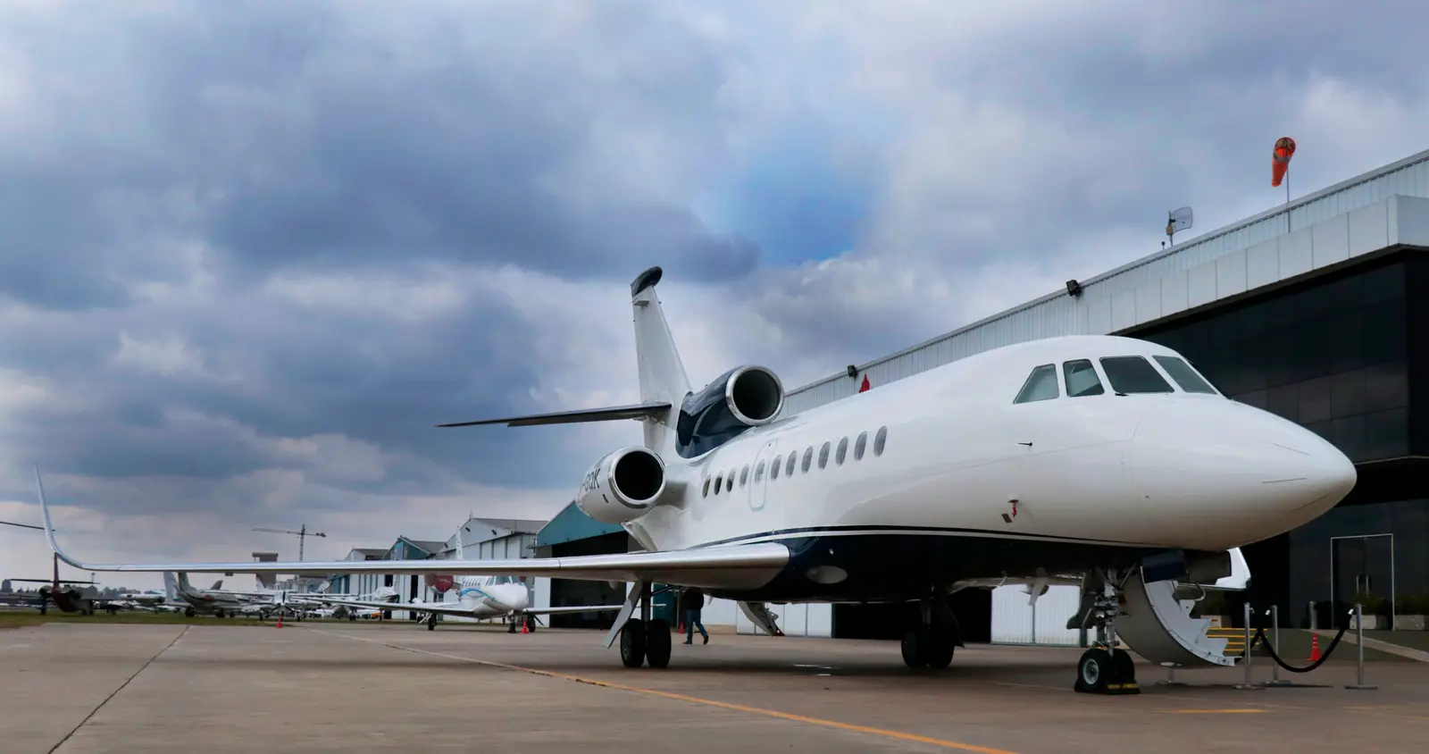 Dassault Falcon 900EX LV-GQK operated by Royal Class Private Flights photo 6