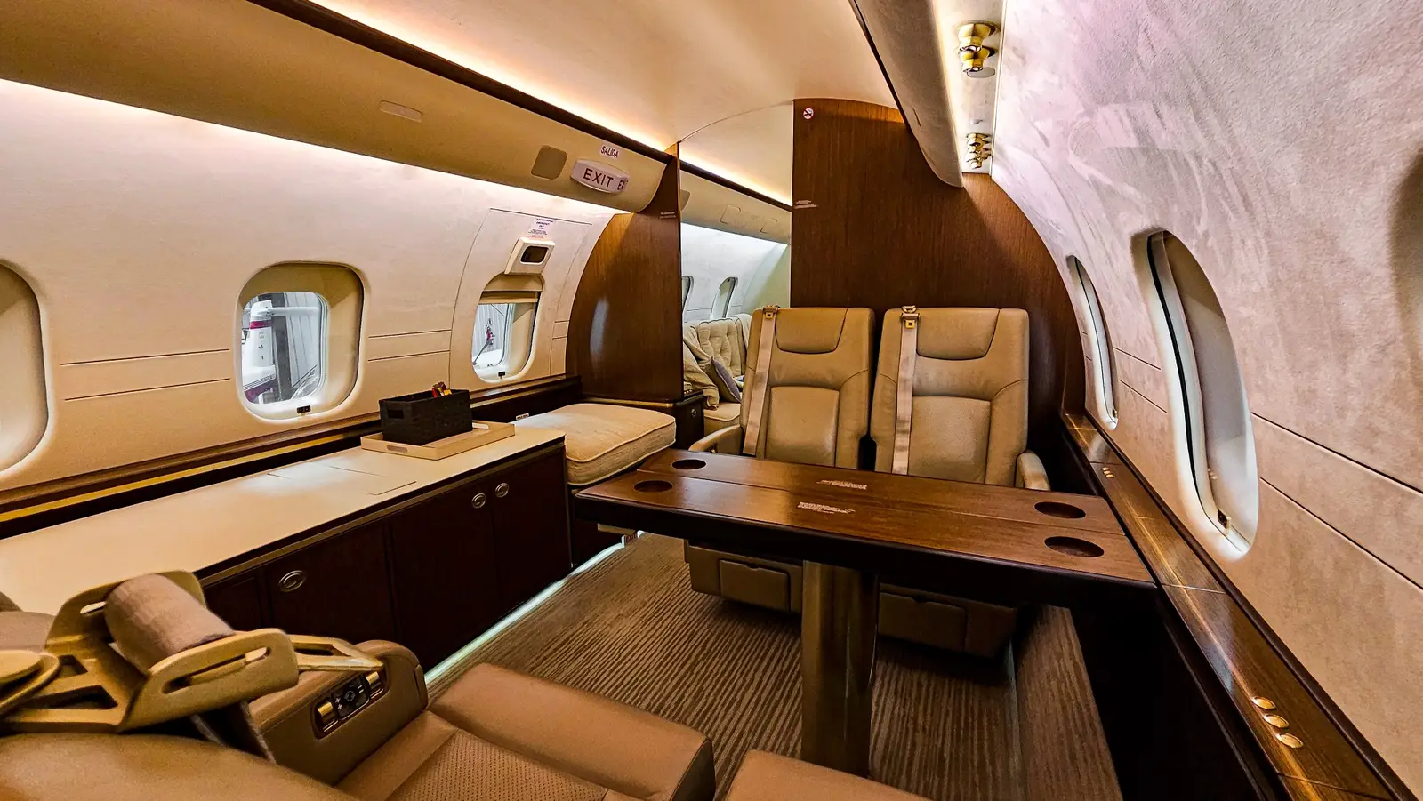 Bombardier Global 5000 LV-KLE operated by Cheyenne S.A. photo 4