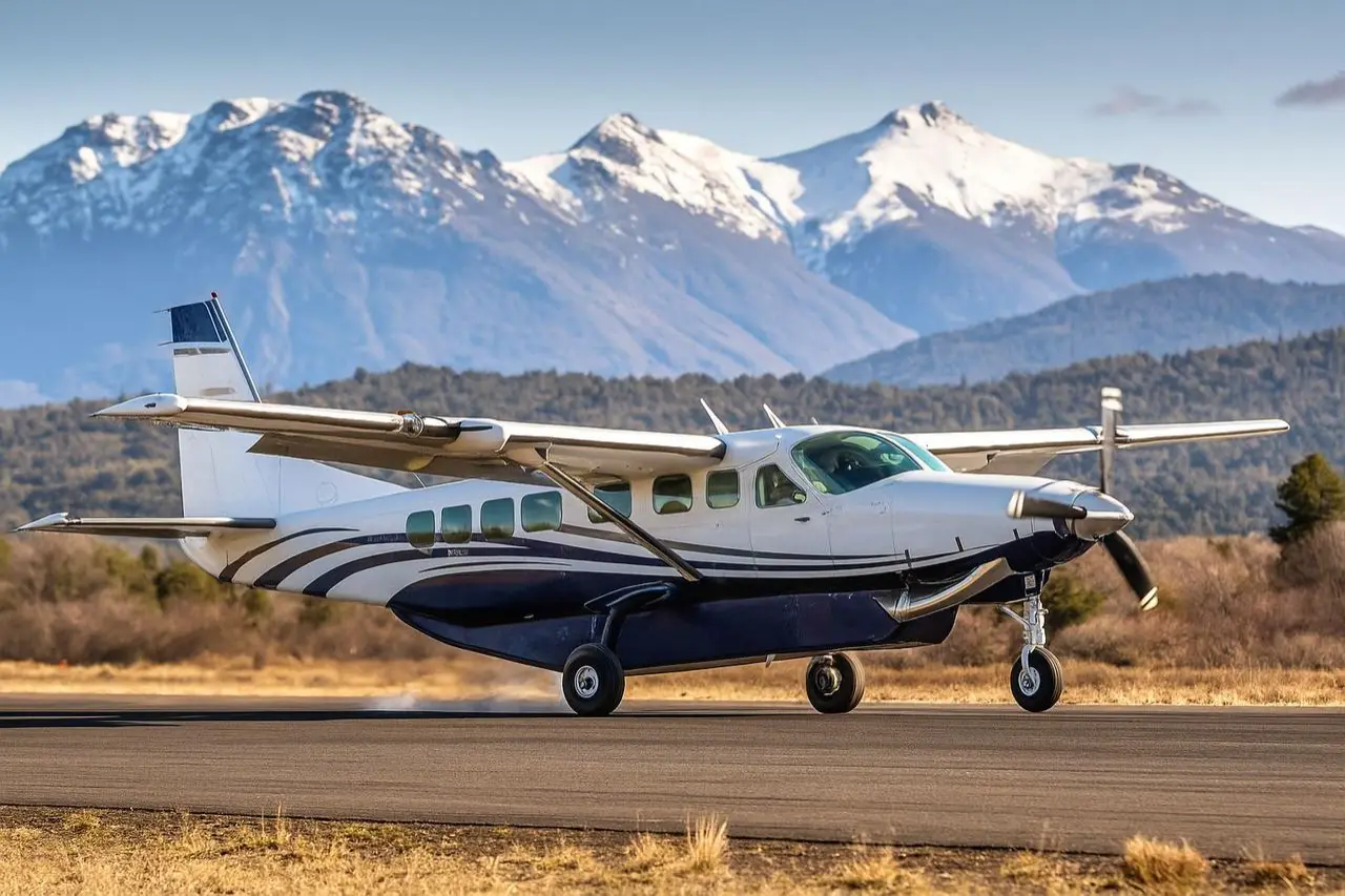 Cessna 208B Grand Caravan EX LV-KLR operated by AERIONJET.com photo 2