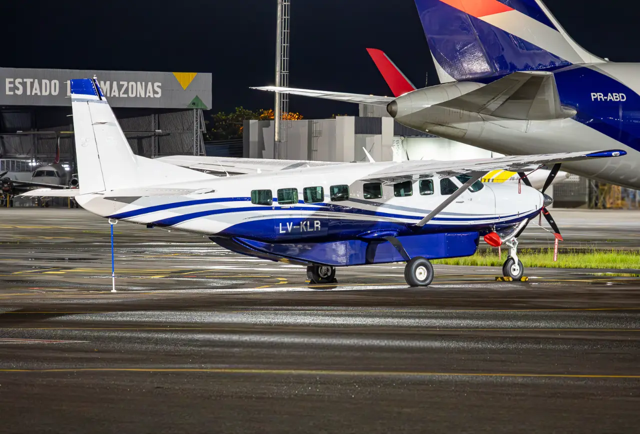 Cessna 208B Grand Caravan EX LV-KLR operated by AERIONJET.com photo 4