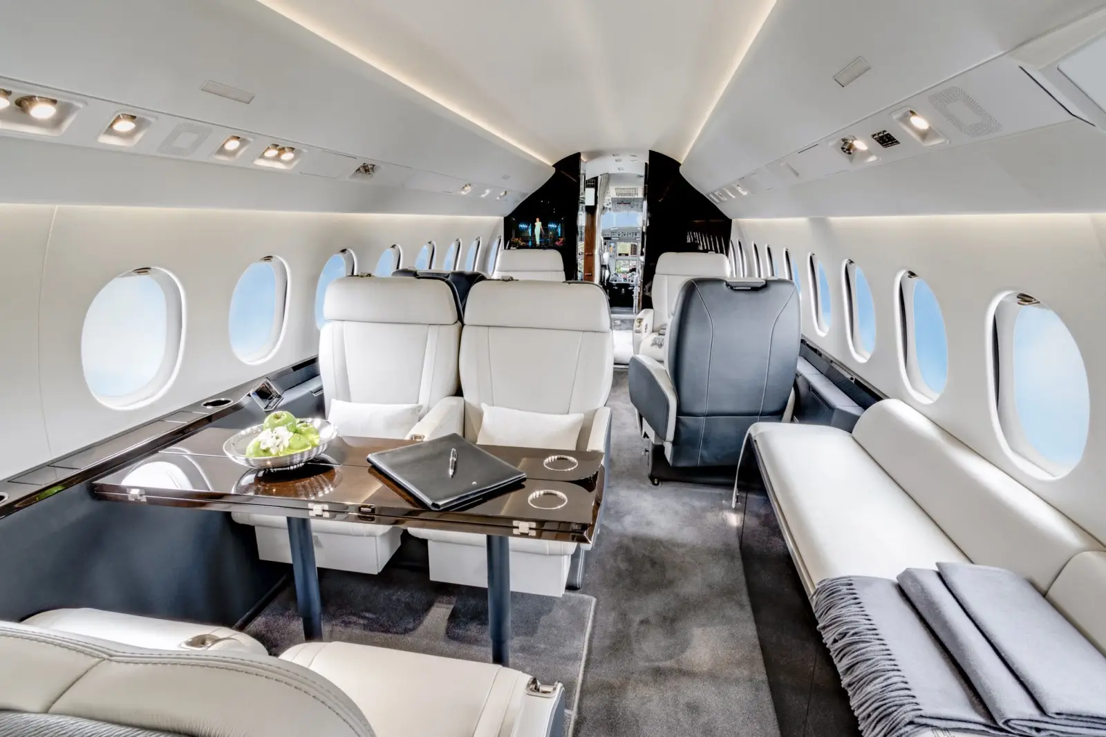 Dassault Falcon 900LX LX-EOS operated by Global Jet photo 4