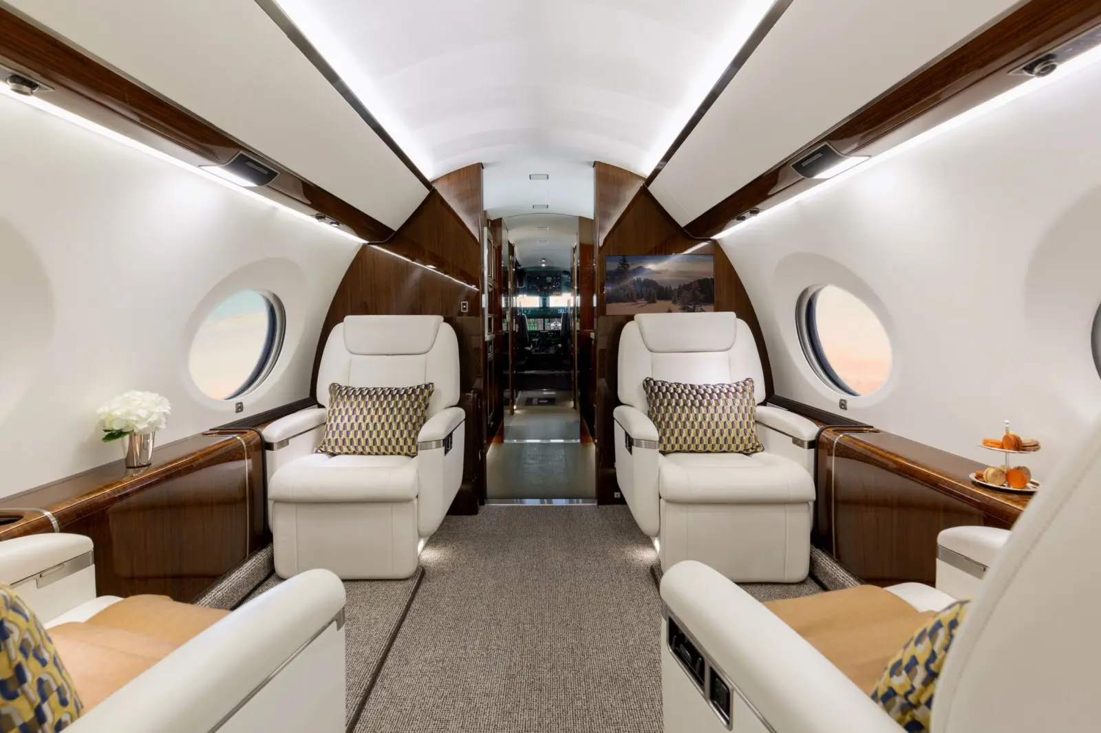Gulfstream G650ER LX-ESO operated by Global Jet photo 3