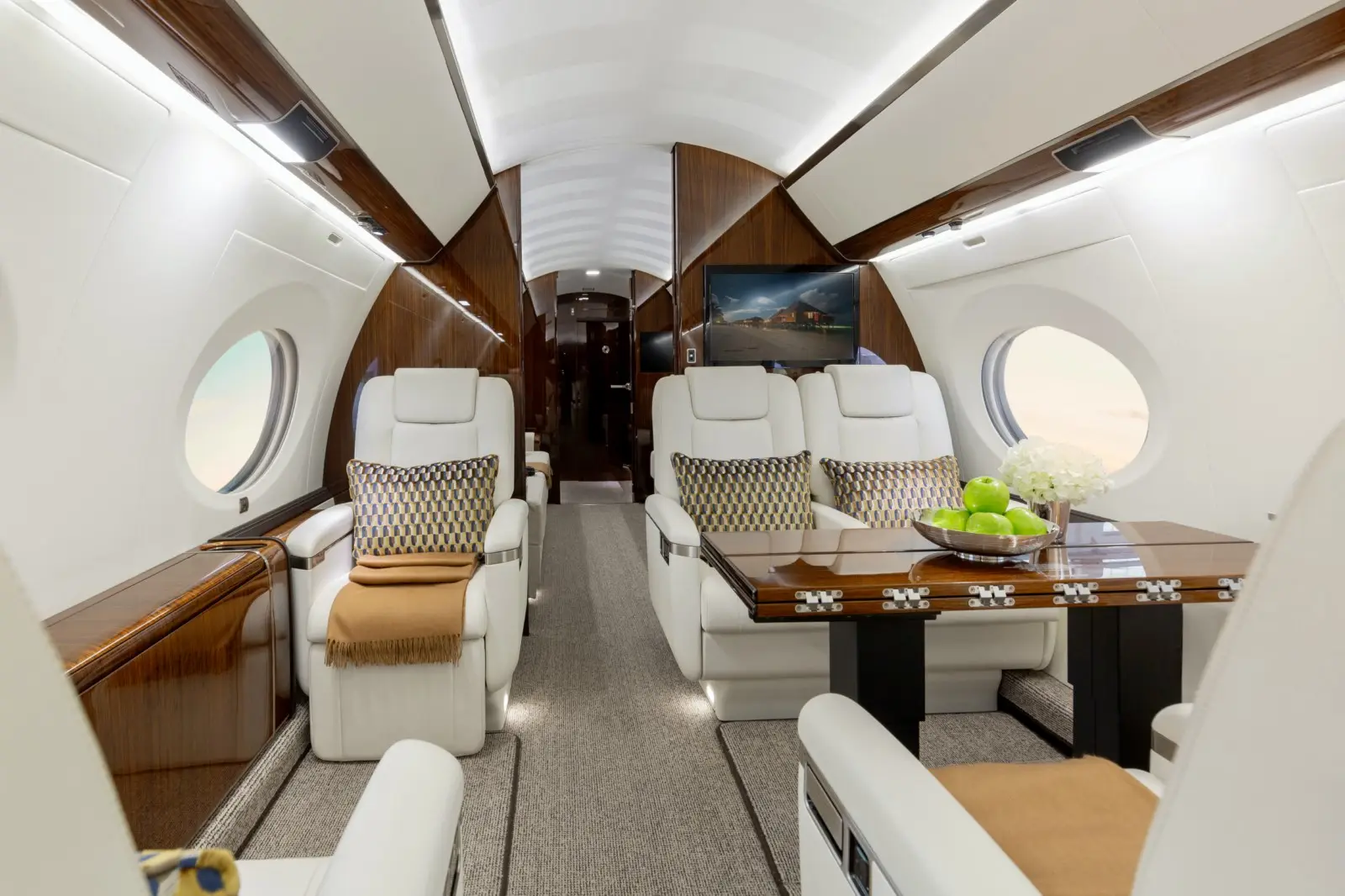 Gulfstream G650ER LX-ESO operated by Global Jet photo 6