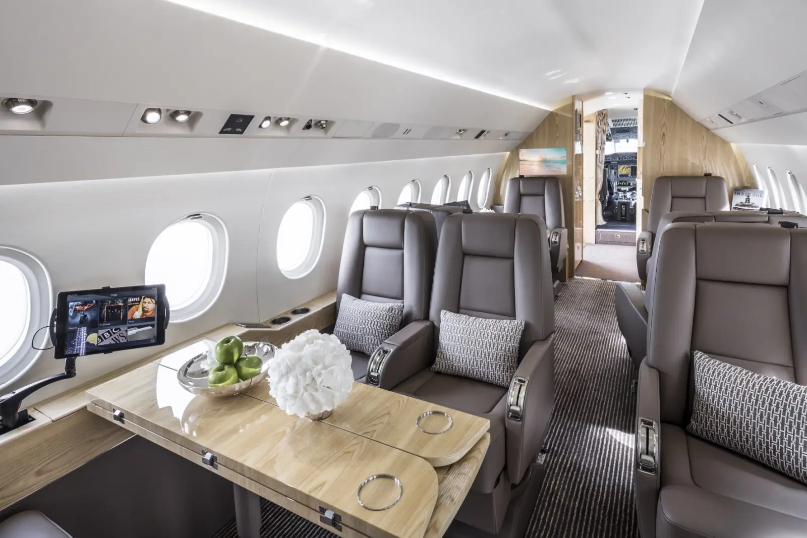Dassault Falcon 2000LX LX-EVM operated by Global Jet photo 4