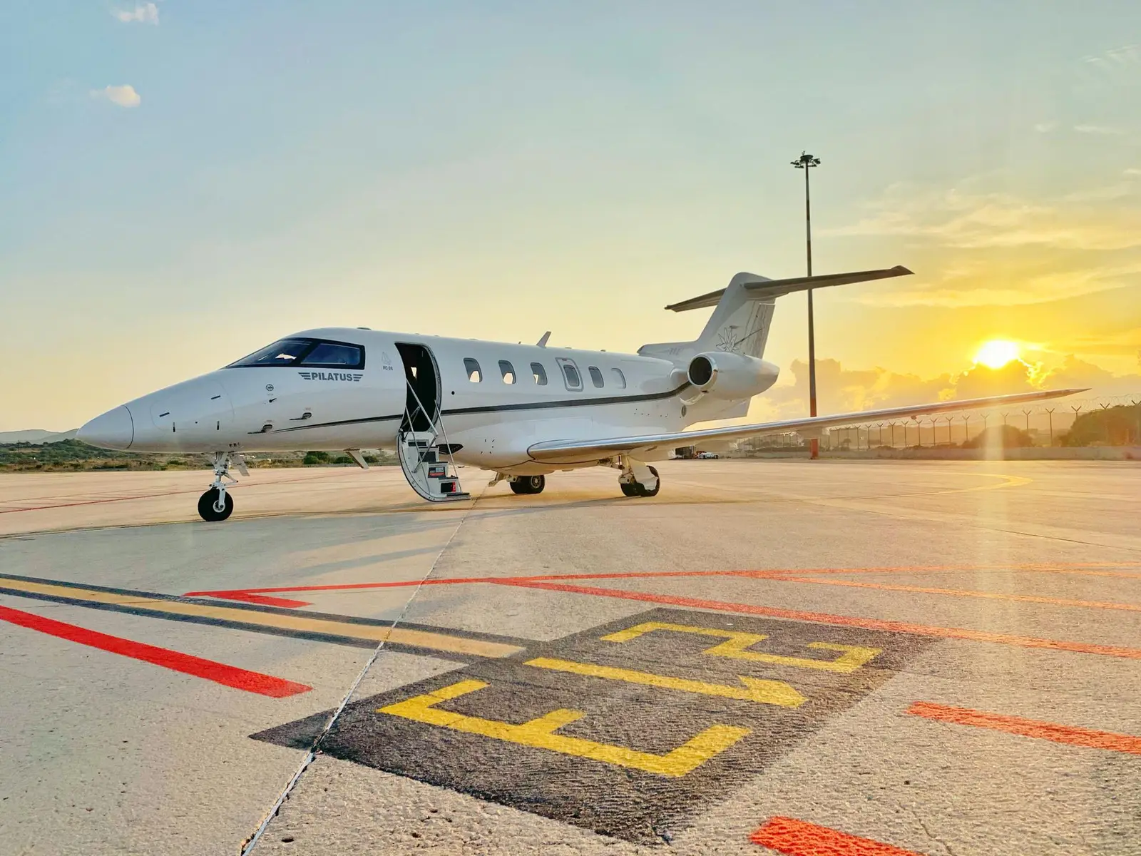Pilatus PC-24 LX-FCB
