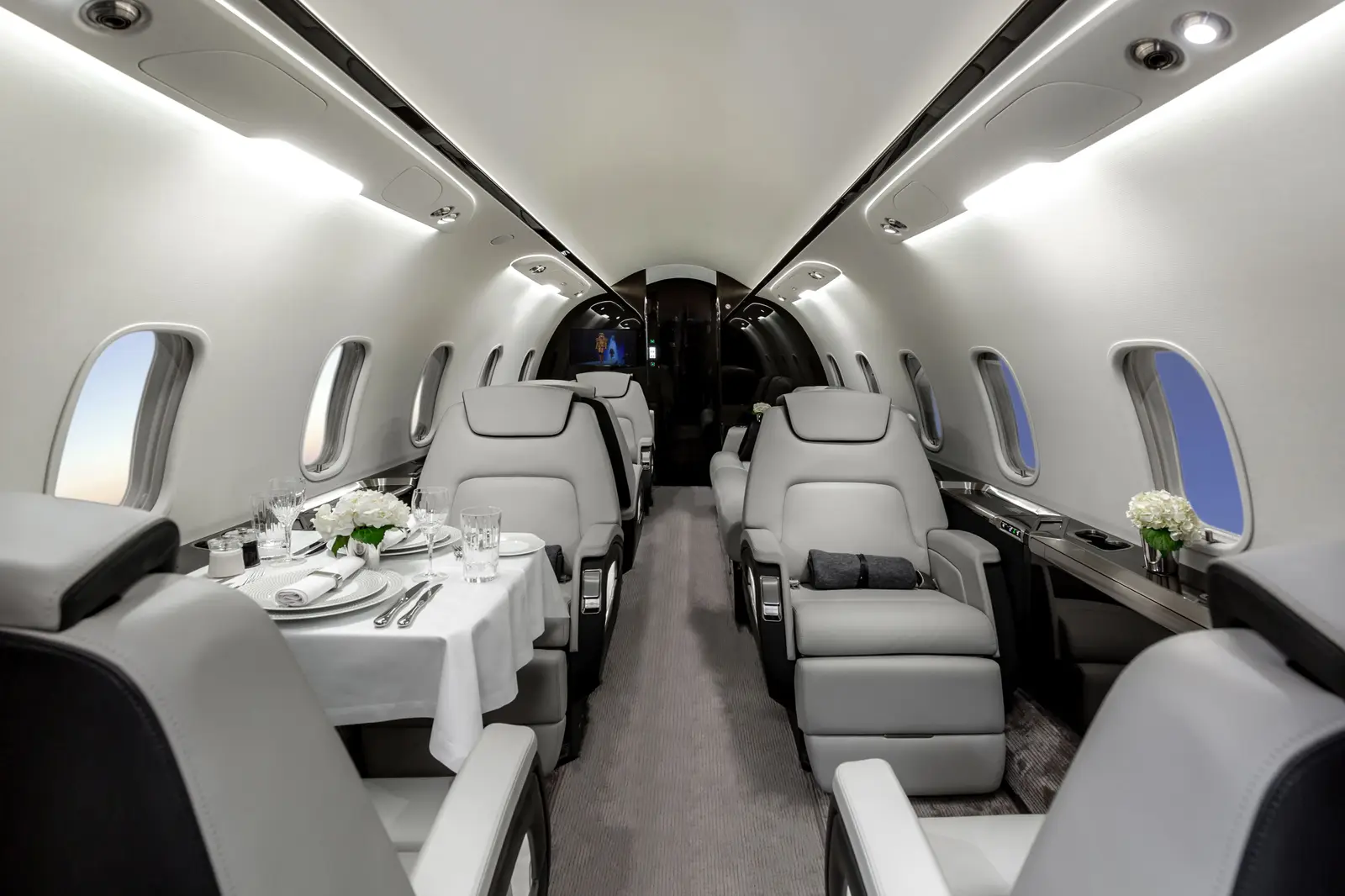 Bombardier Challenger 350 LX-GJM operated by Global Jet photo 3
