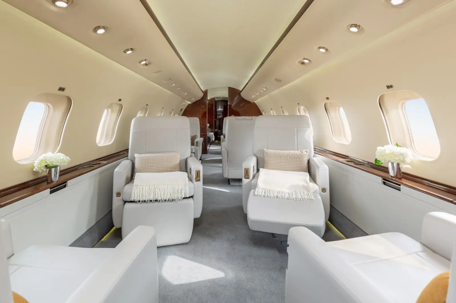 Bombardier Global Express XRS LX-GOL operated by Global Jet photo 2