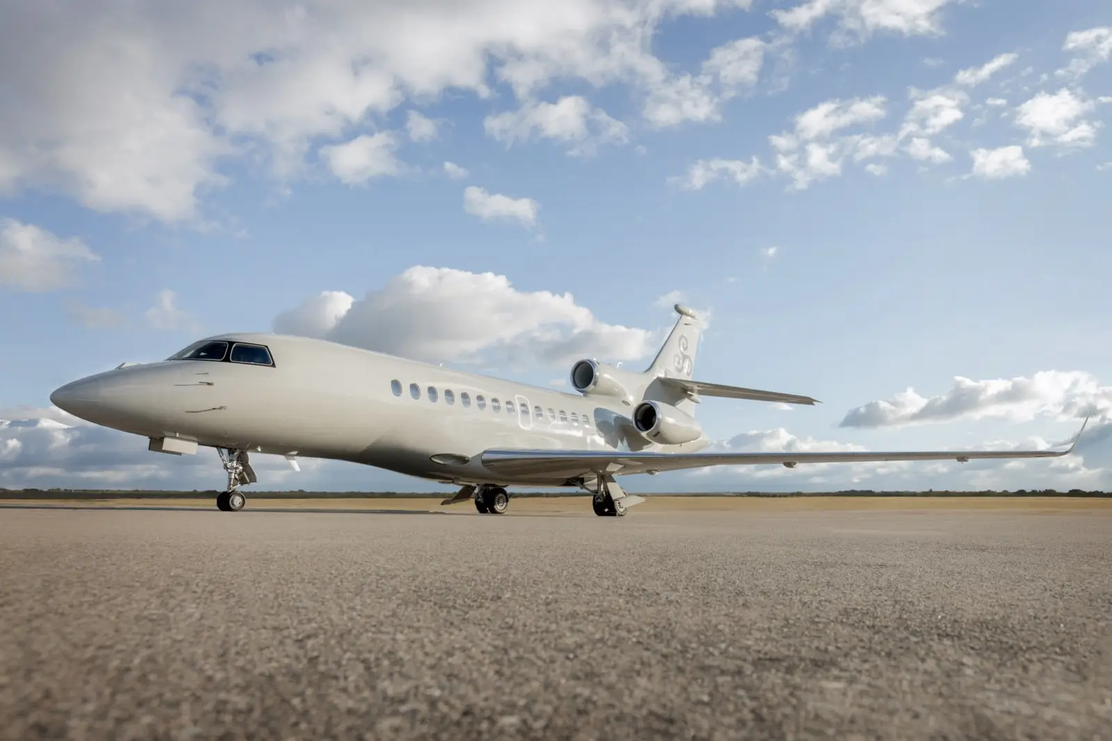 Dassault Falcon 7X LX-IAM operated by Global Jet, exterior