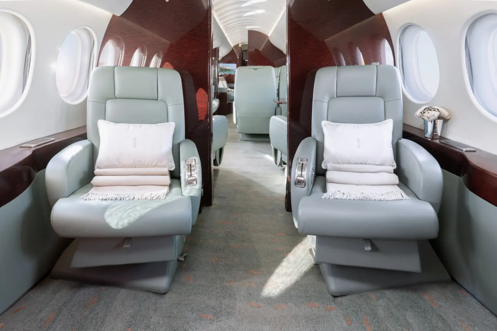 Dassault Falcon 7X LX-IAM operated by Global Jet photo 2