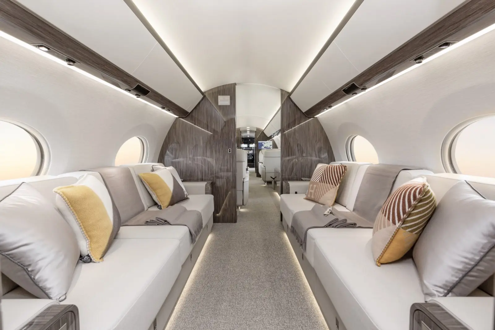 Gulfstream G650ER LX-JLK operated by Global Jet photo 6