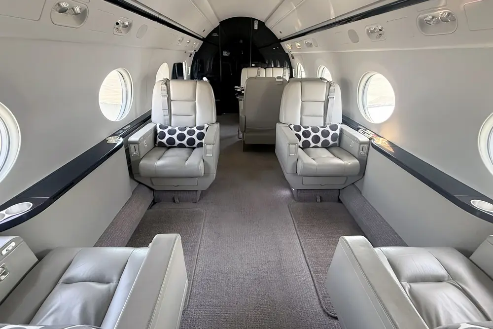 Gulfstream G550 LX-MCE operated by Luxaviation Group Europe photo 2