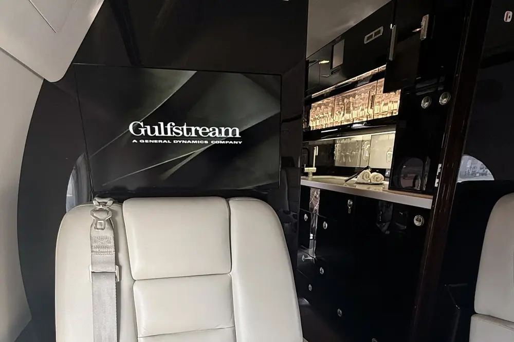 Gulfstream G550 LX-MCE operated by Luxaviation Group Europe photo 5