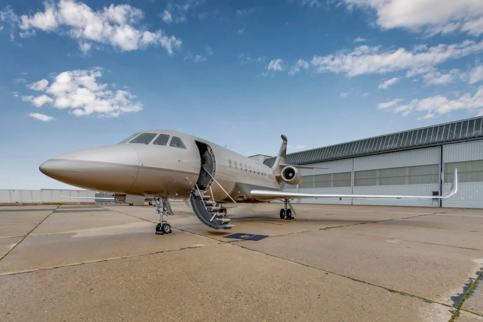 Dassault Falcon 2000S LX-MIC operated by Global Jet, exterior