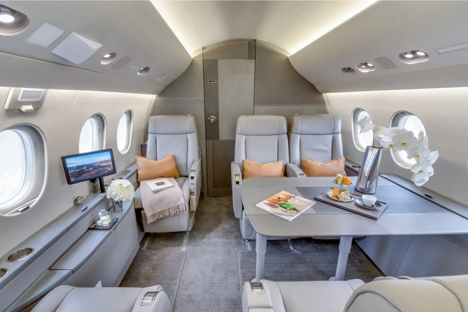 Dassault Falcon 2000S LX-MIC operated by Global Jet photo 3