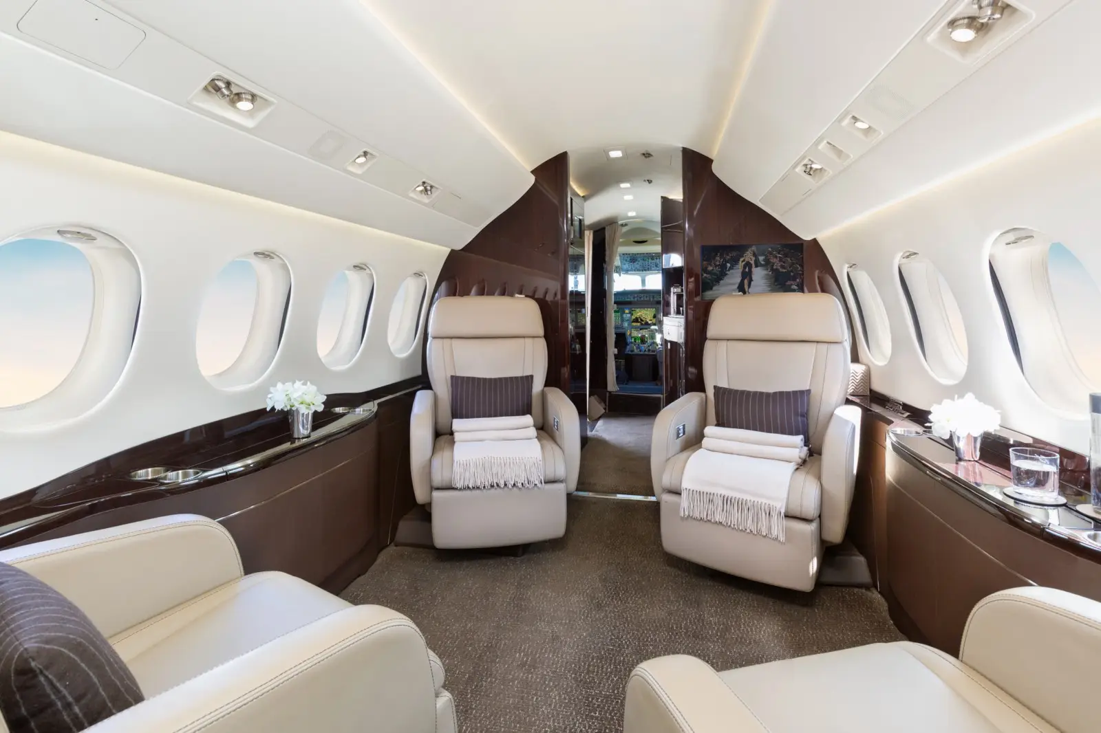 Dassault Falcon 7X LX-PDB operated by Global Jet photo 3