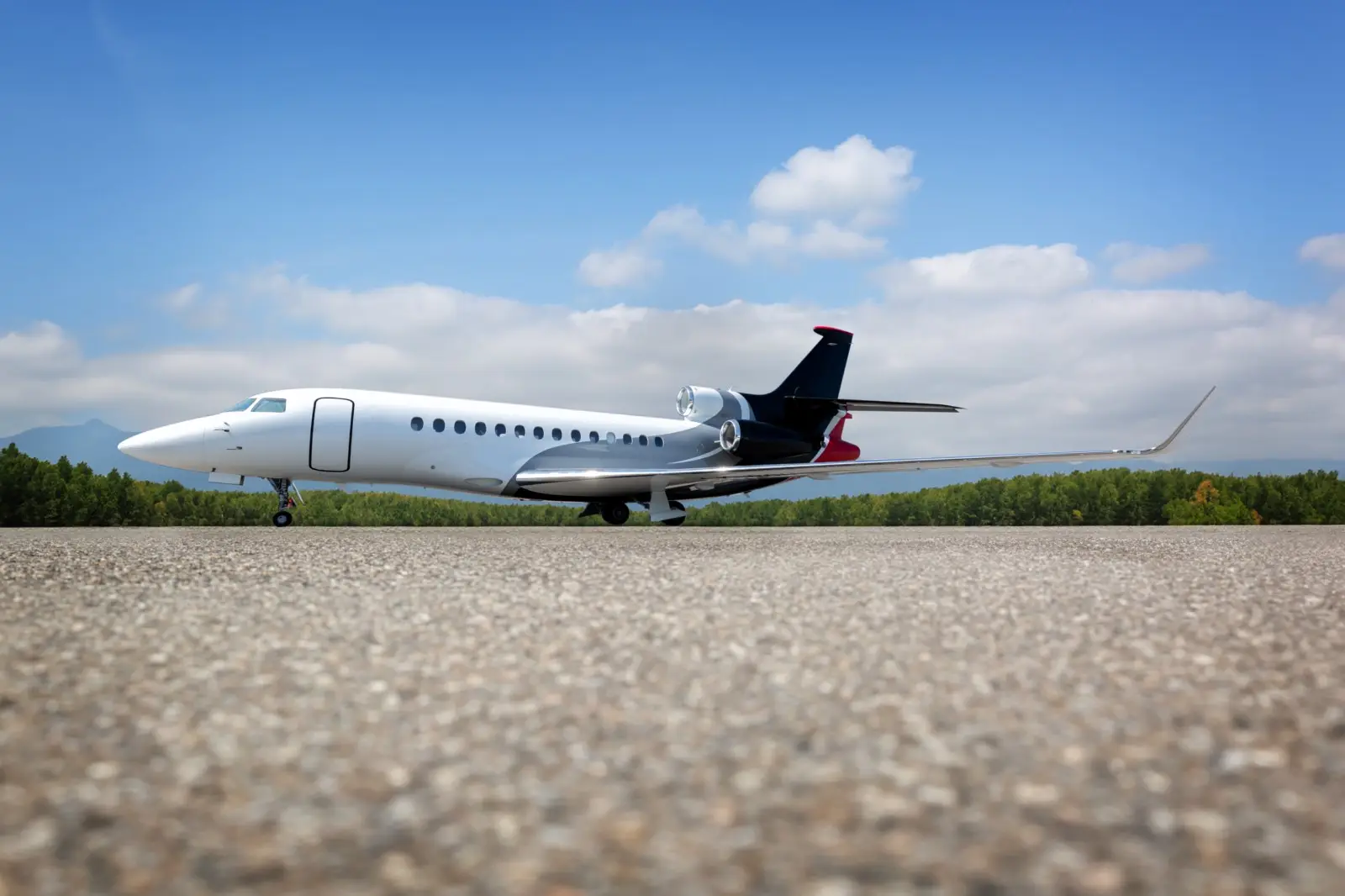 Dassault Falcon 7X LX-POH operated by Global Jet, exterior