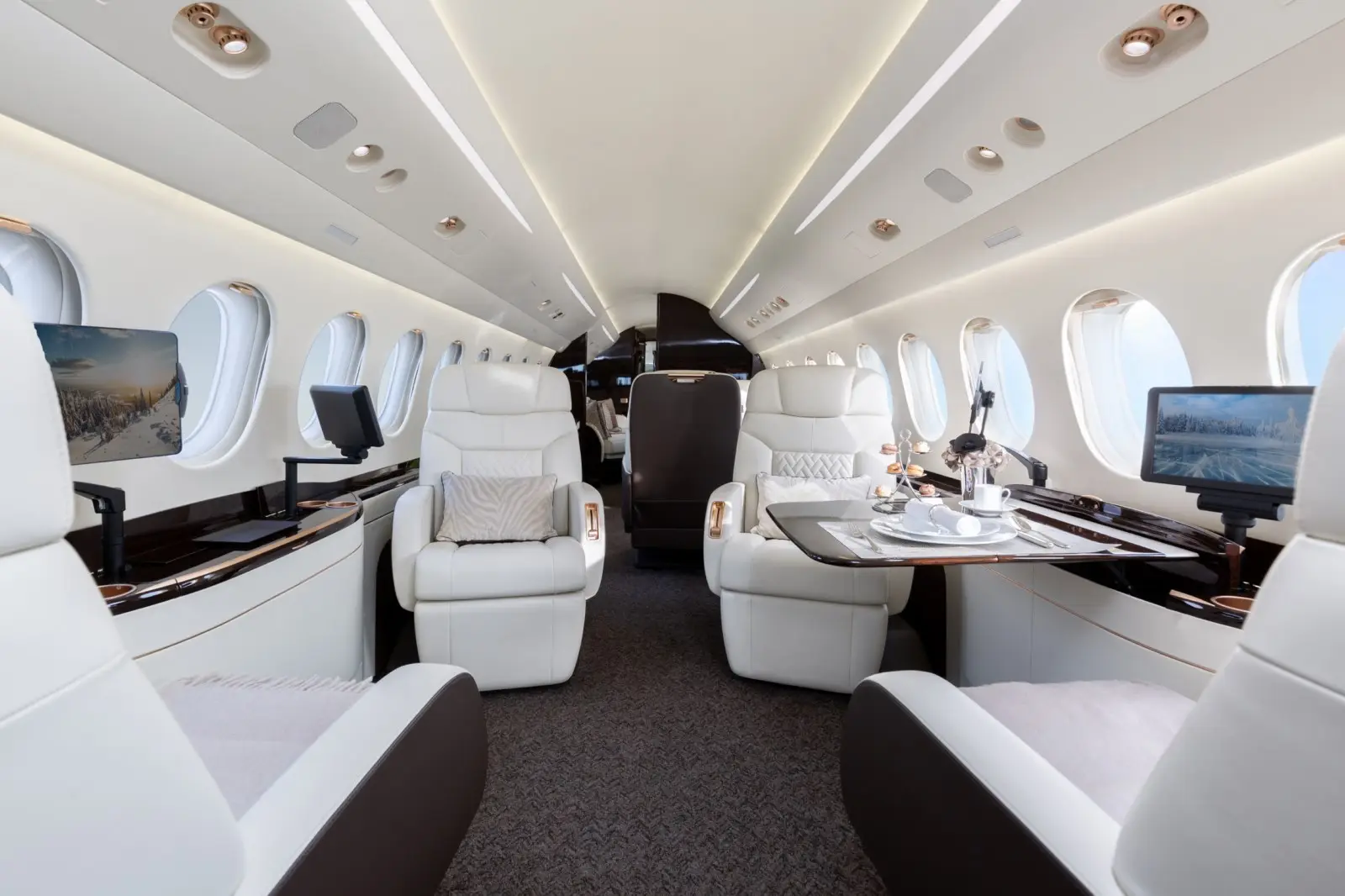 Dassault Falcon 7X LX-POH operated by Global Jet photo 2